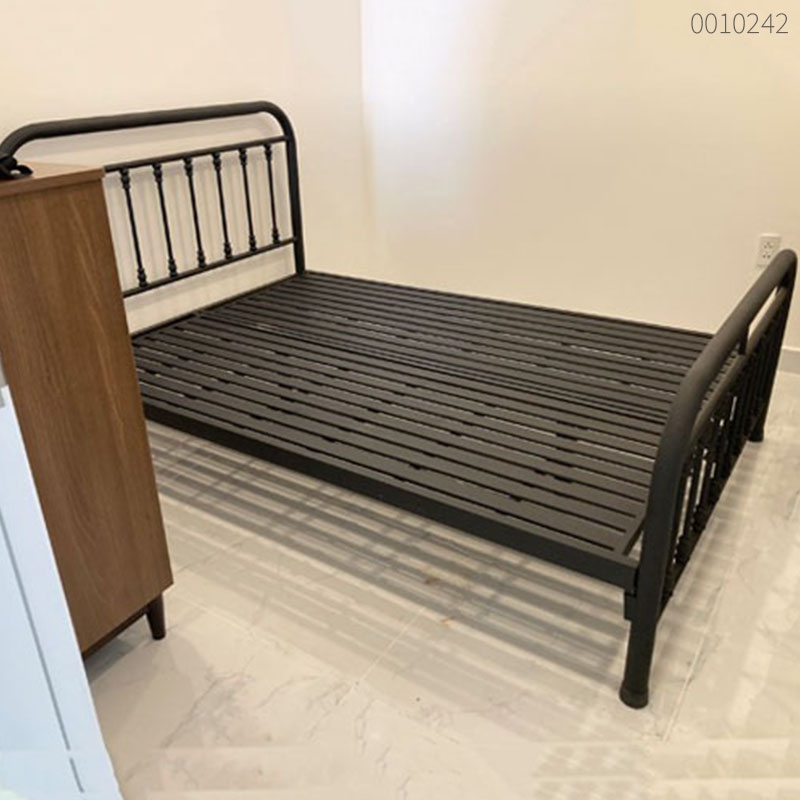 Giường sắt tròn Halen