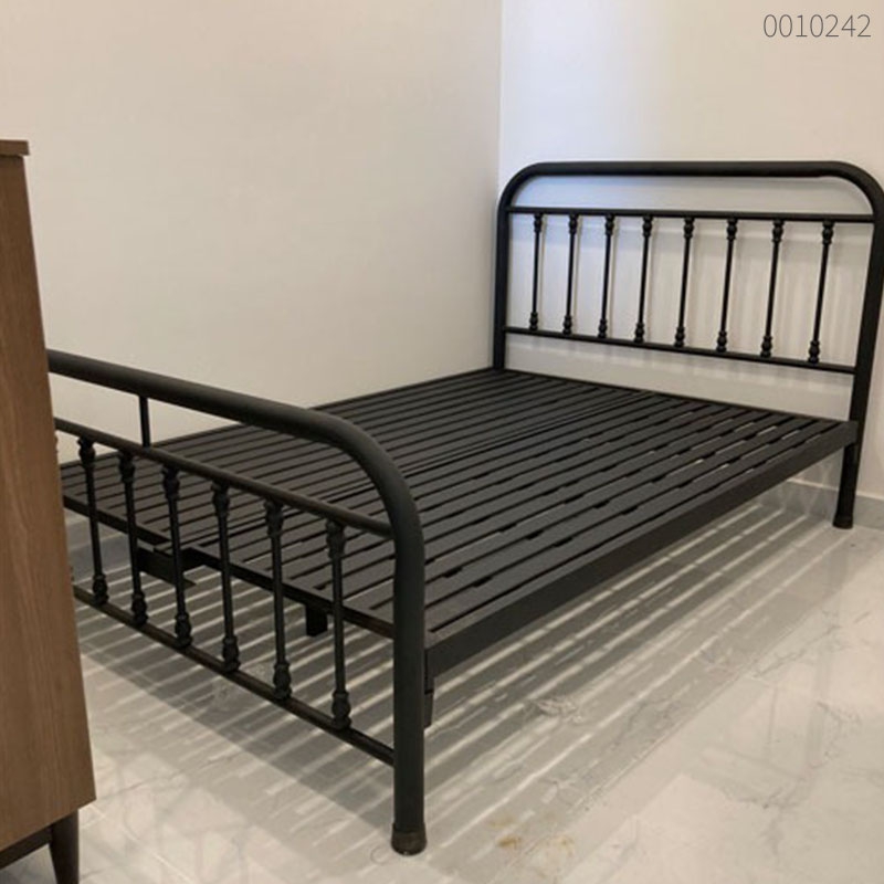 Giường sắt tròn Halen